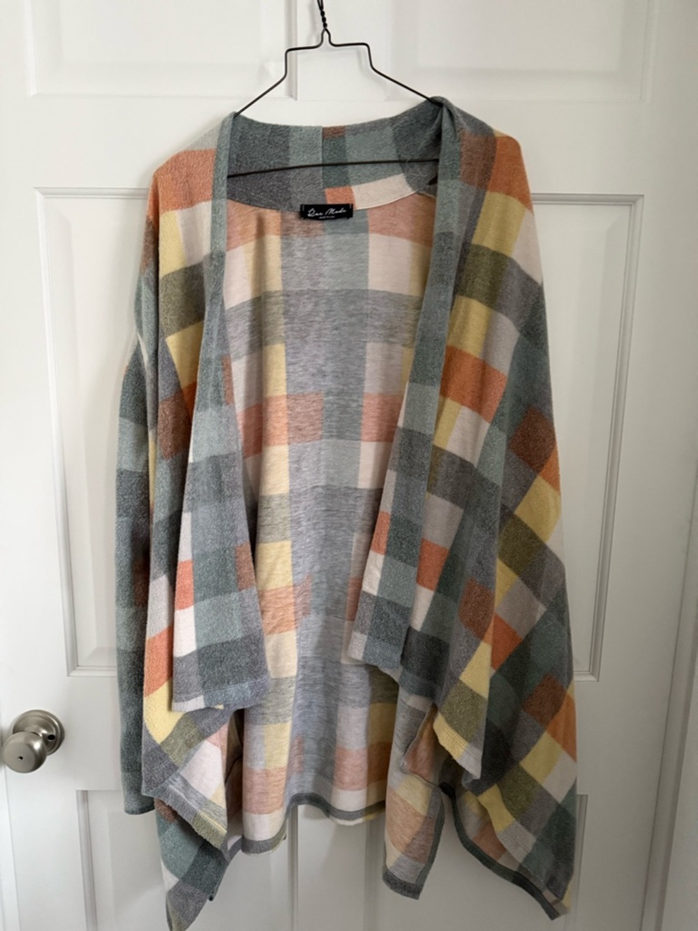 Muted, multi-colored Patterned Cardigan
